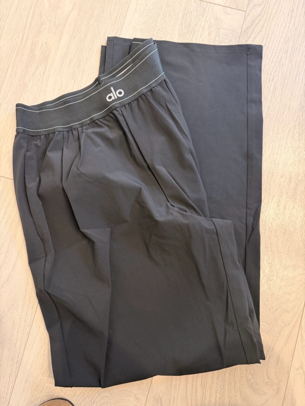 SOLD OUT Alo Suit Up Trousers - Black Regular NWOT